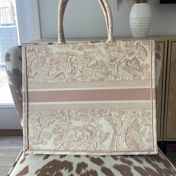 Christian Dior Book Tote Medium - Picture 8 of 9